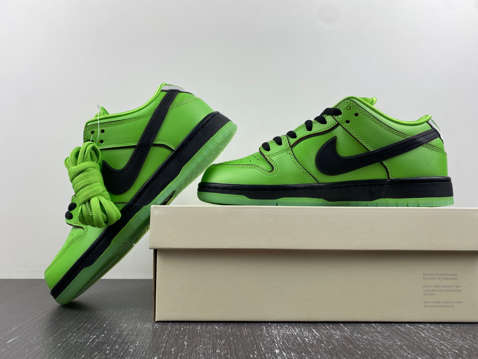 Powerpuff Girls Nike SB Dunk Low "Buttercup" FZ8319-300