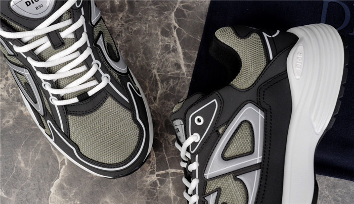 DR B30 SNEAKER