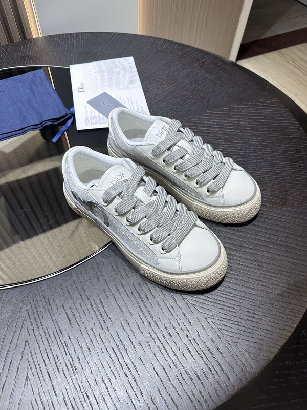 DR B33 SNEAKER