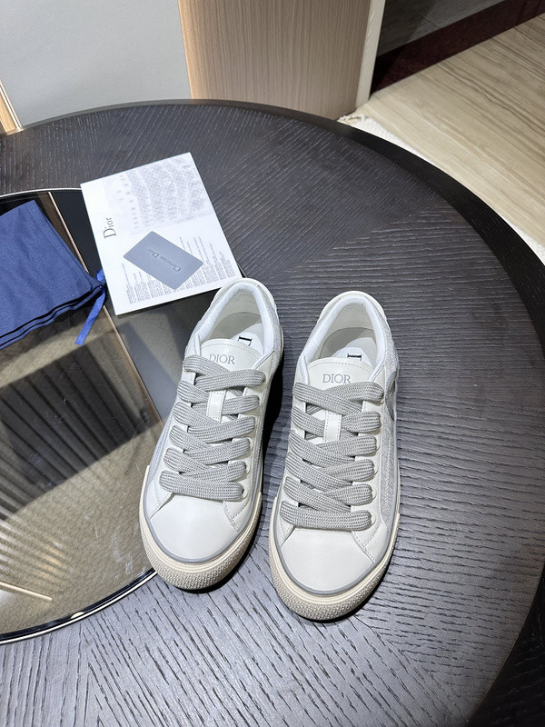 DR B33 SNEAKER