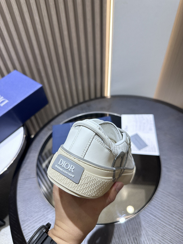 DR B33 SNEAKER