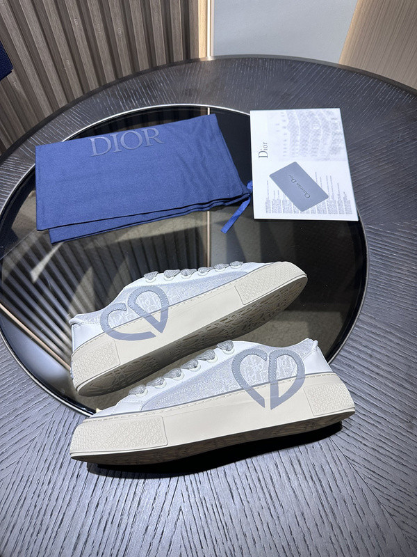 DR B33 SNEAKER