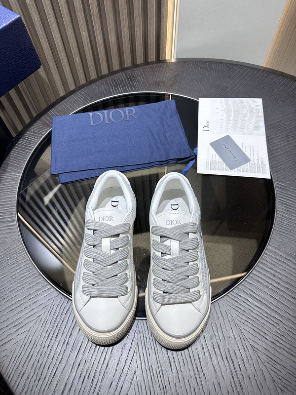 DR B33 SNEAKER