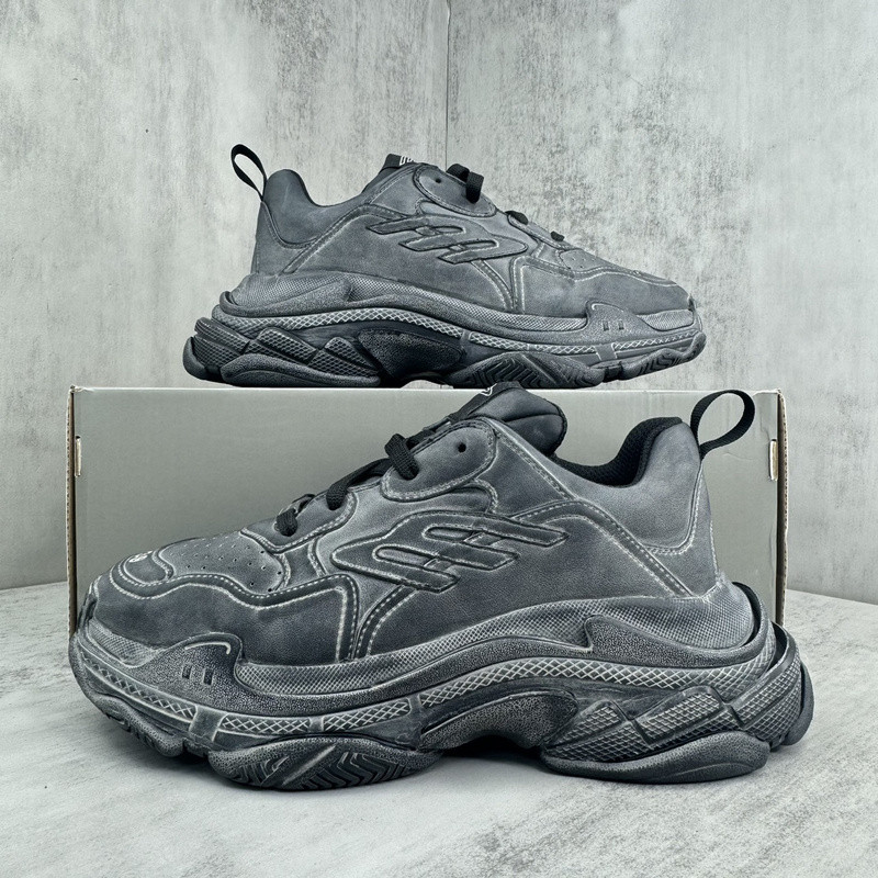 BALENCIAGA TRIPLE S