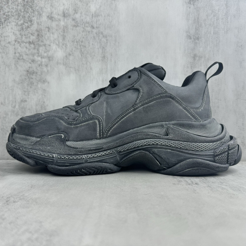 BALENCIAGA TRIPLE S