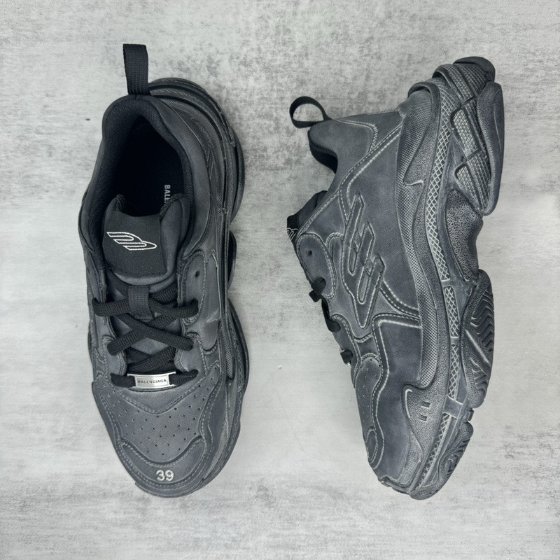 BALENCIAGA TRIPLE S
