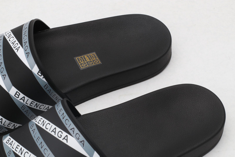 Ba*len*cia*ga slides