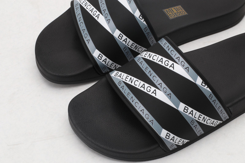 Ba*len*cia*ga slides