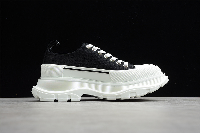 ALEXANDER MCQUEEN SNEAKER
