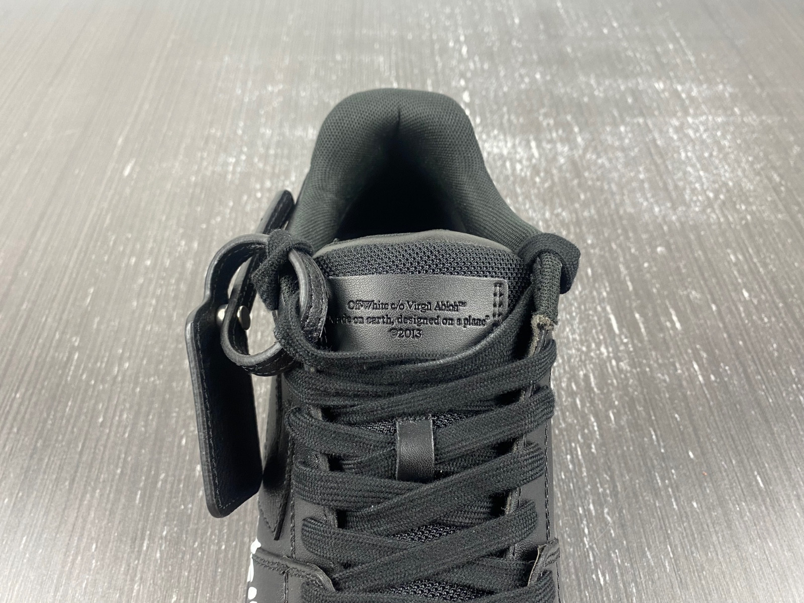 Off-White c/o Virgil Abloh
