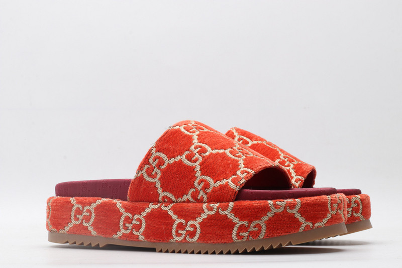 GUC LEATHER SLIDE
