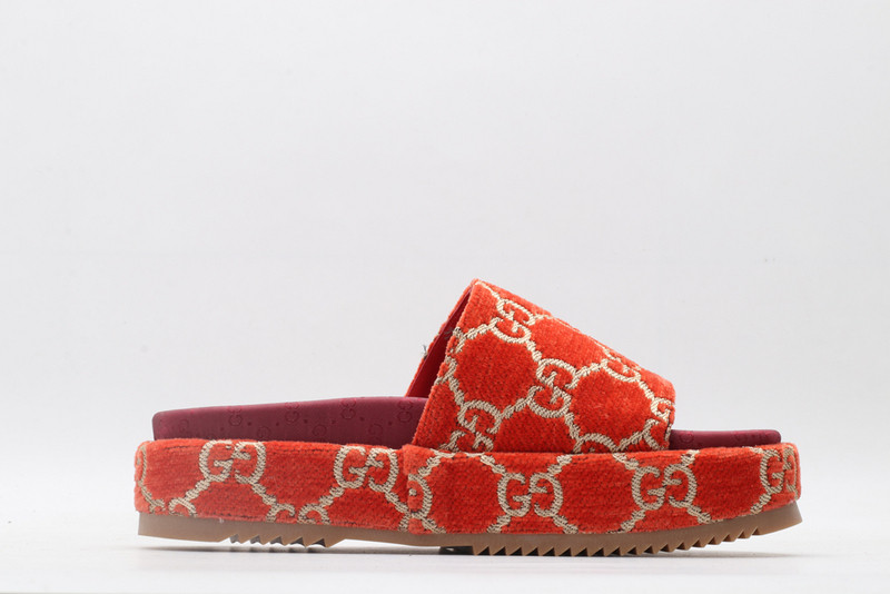 GUC LEATHER SLIDE