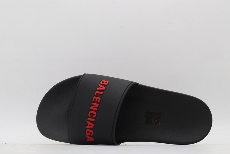Ba*len*cia*ga black slides