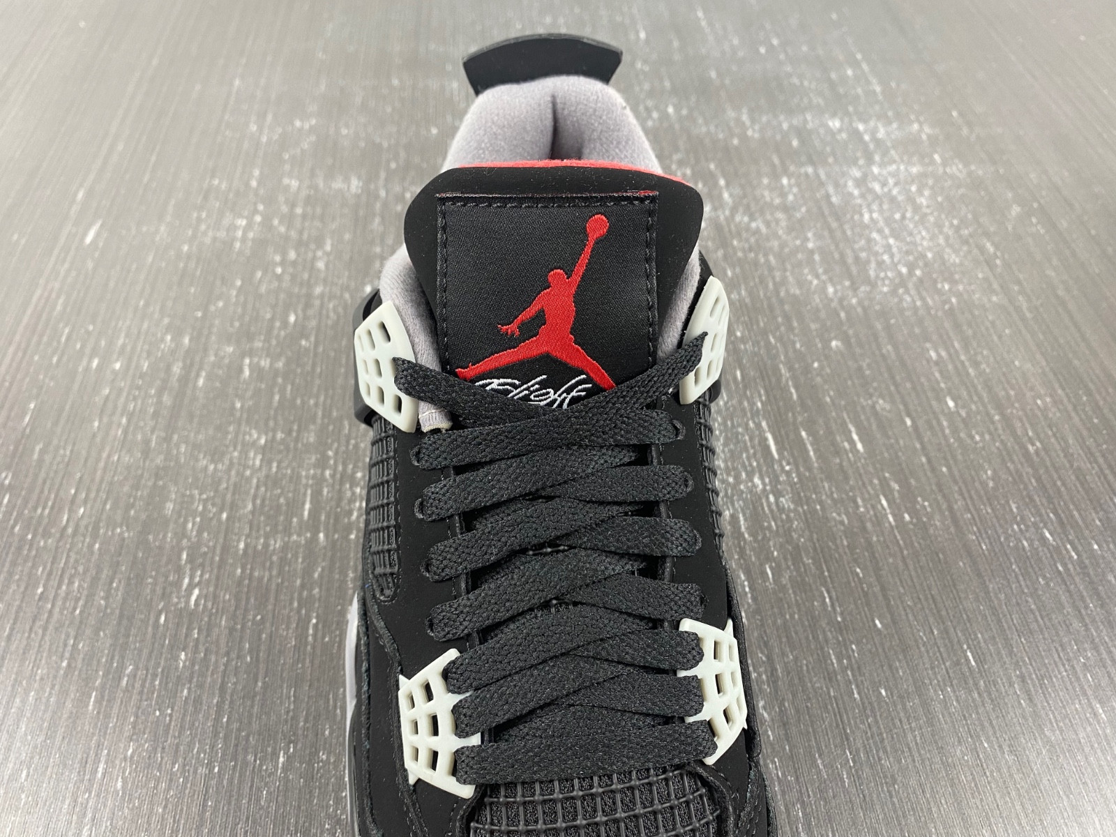 NIKE SB X R JORDAN 4 DR5415-060(This is not a classic model, the classic model is at the back!)