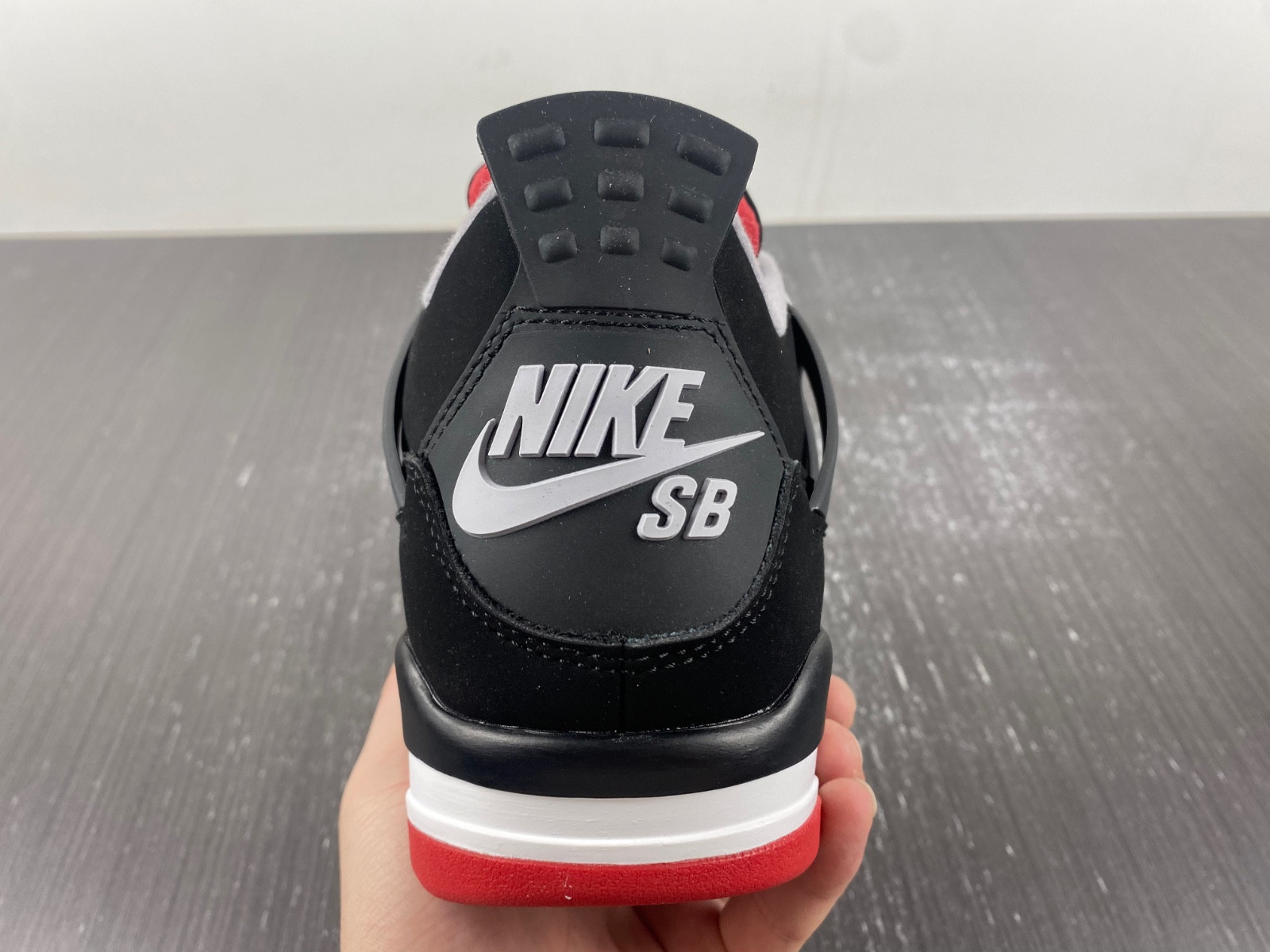 NIKE SB X R JORDAN 4 DR5415-060(This is not a classic model, the classic model is at the back!)