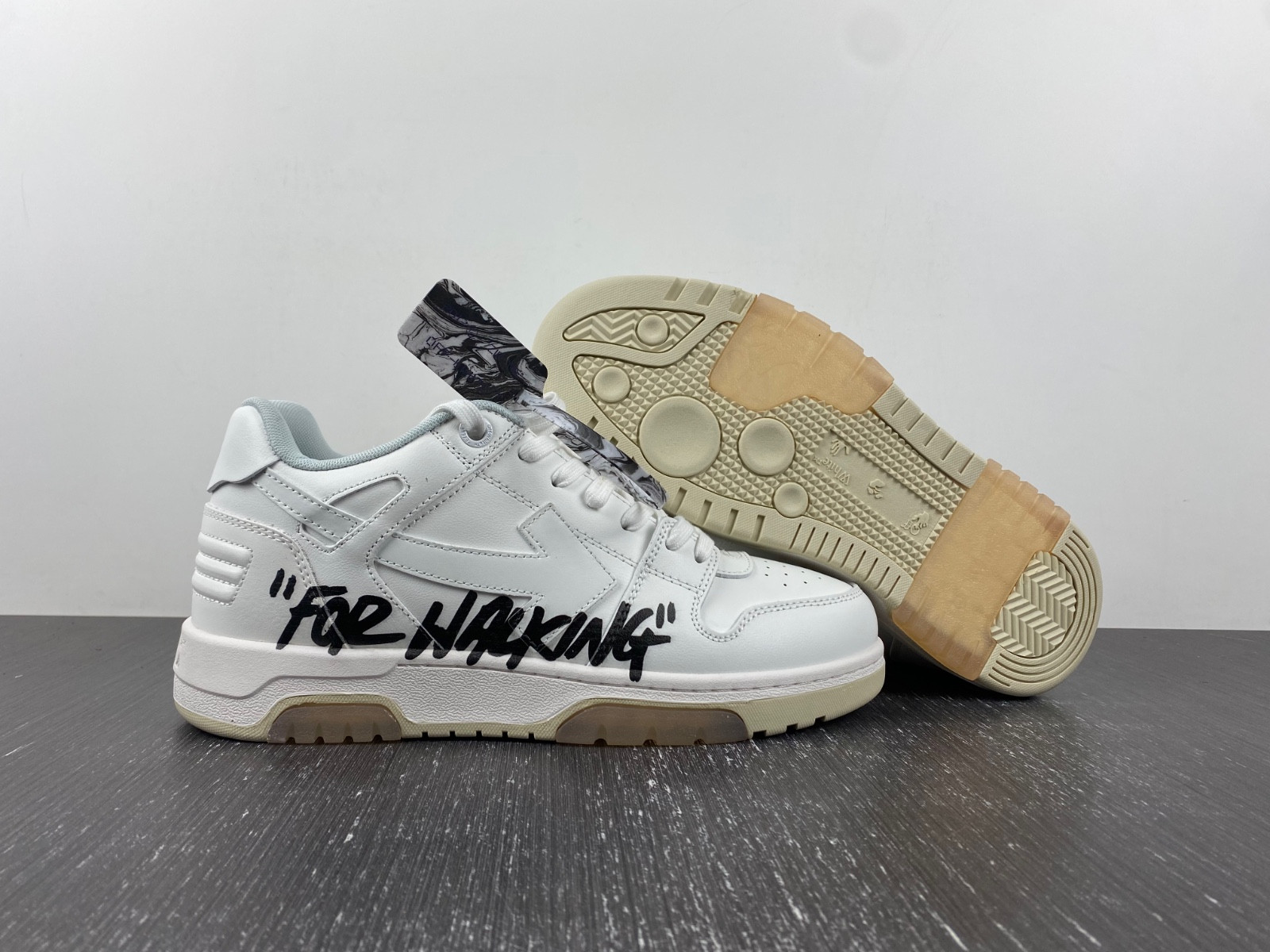 Off-White c/o Virgil Abloh