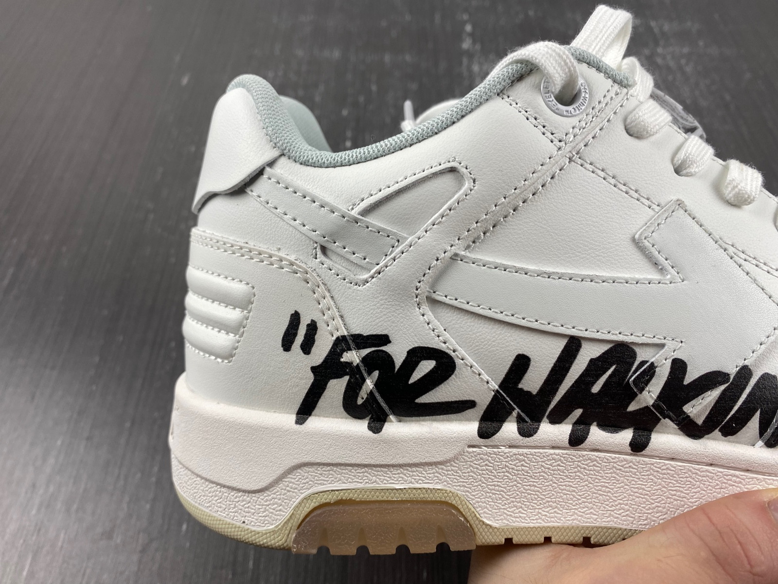 Off-White c/o Virgil Abloh