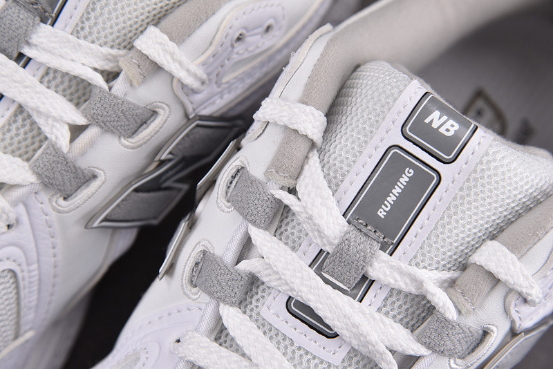 New Balance 1906R