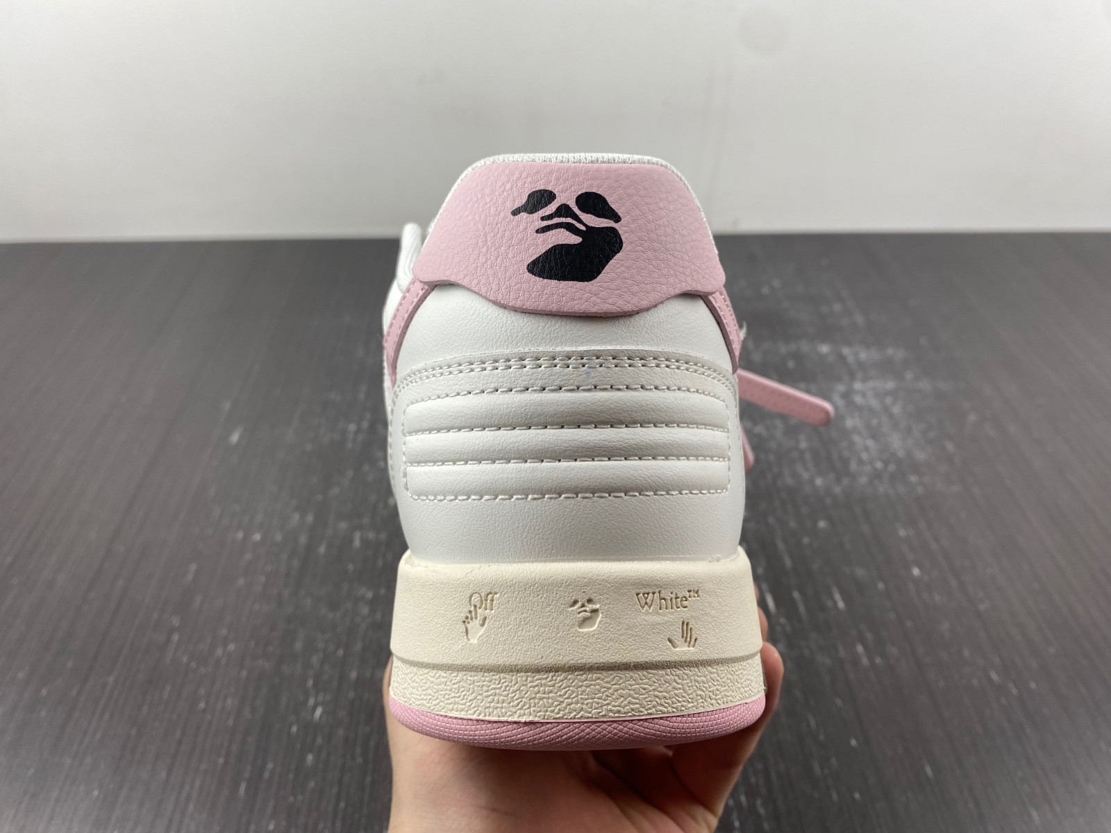 Off-White c/o Virgil Abloh