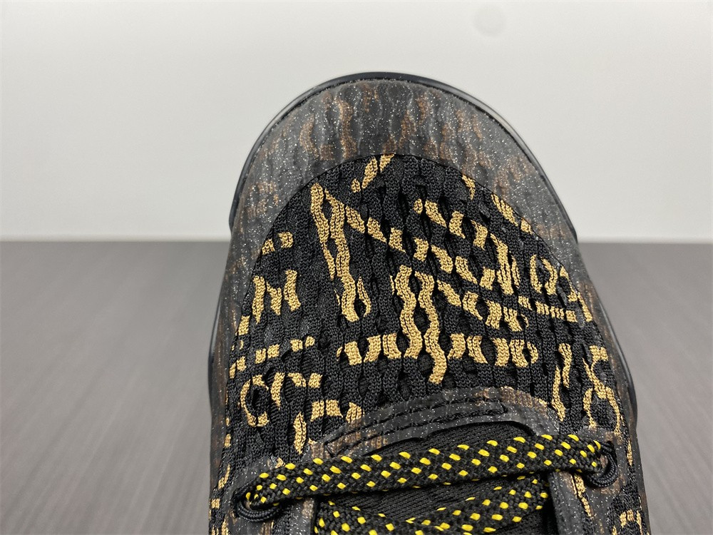 NIKE KOBE 11 