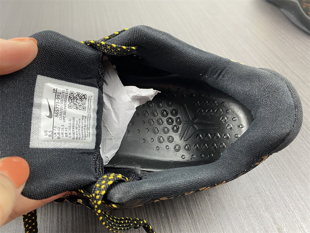 NIKE KOBE 11 