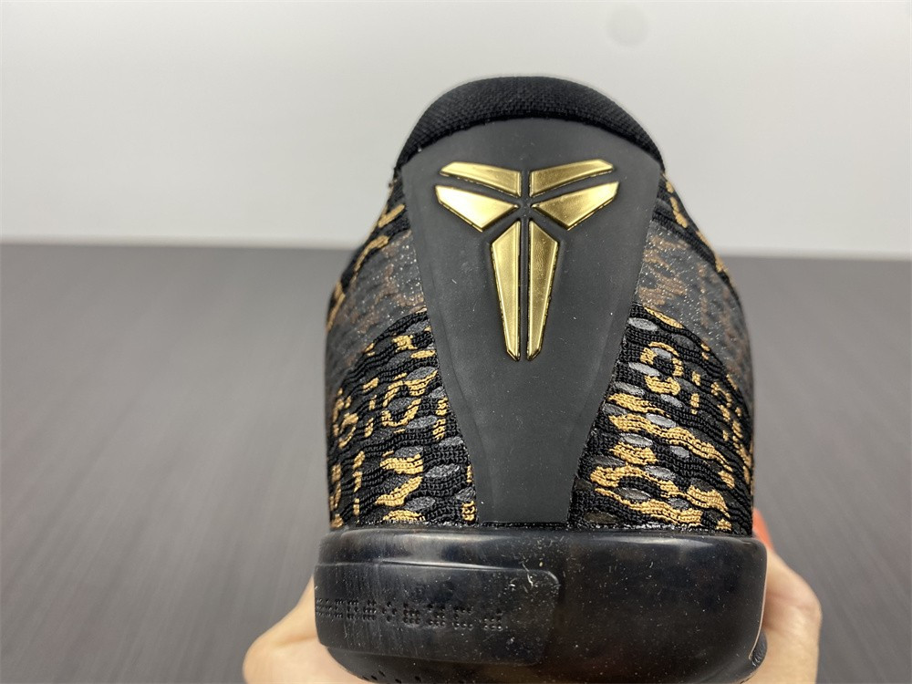 NIKE KOBE 11 