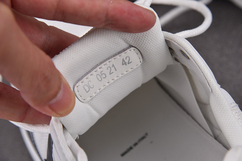 DR B30 SNEAKER