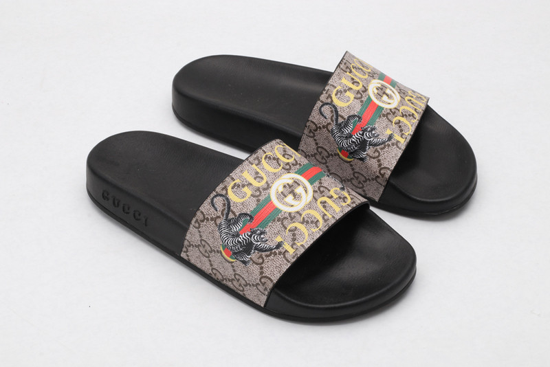 GUC LEATHER SLIDE