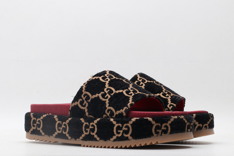 GUC LEATHER SLIDE
