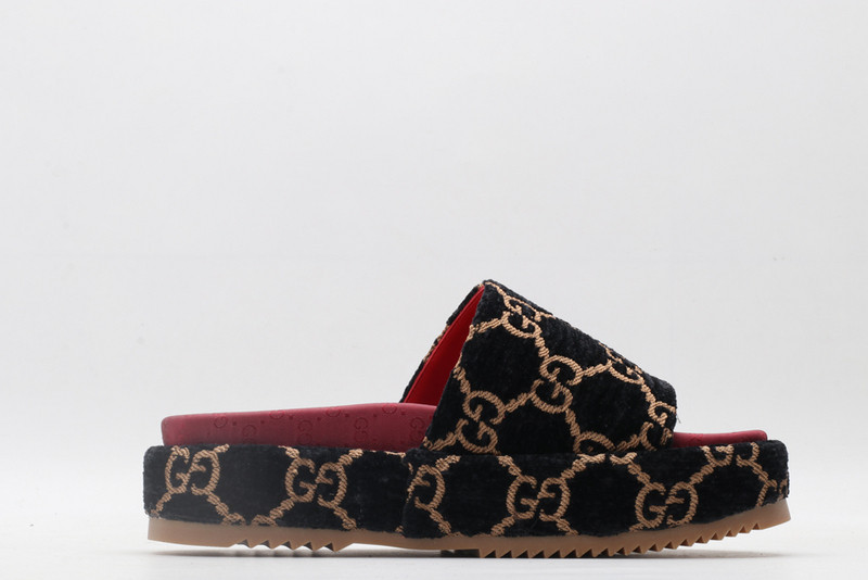 GUC LEATHER SLIDE