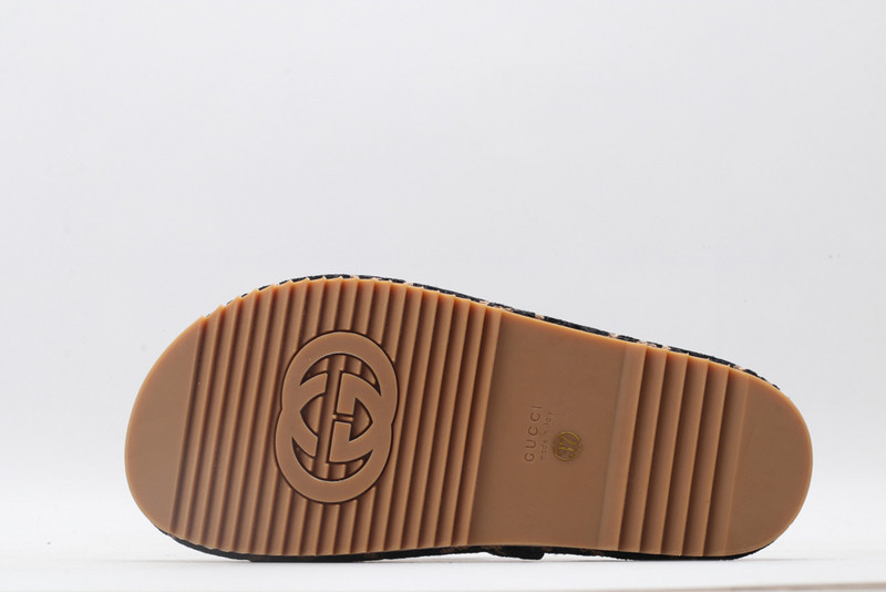 GUC LEATHER SLIDE