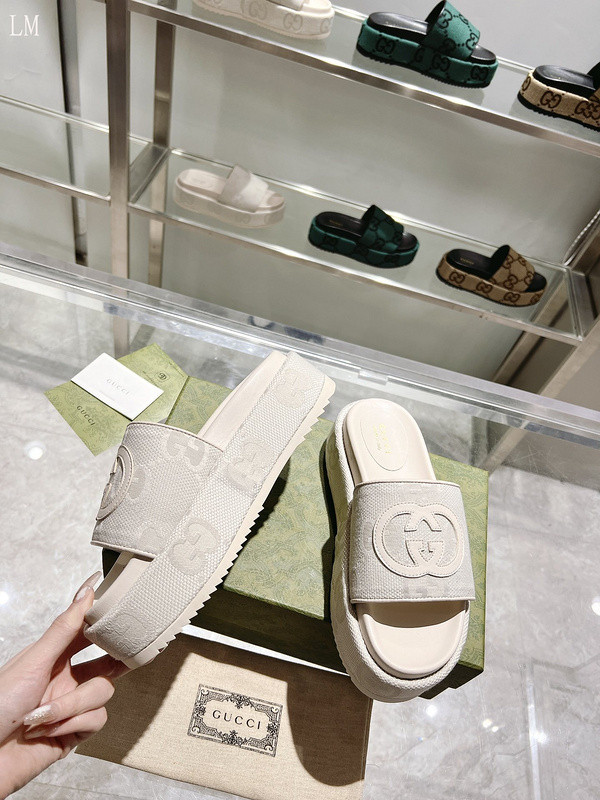 GUC LEATHER SLIDE