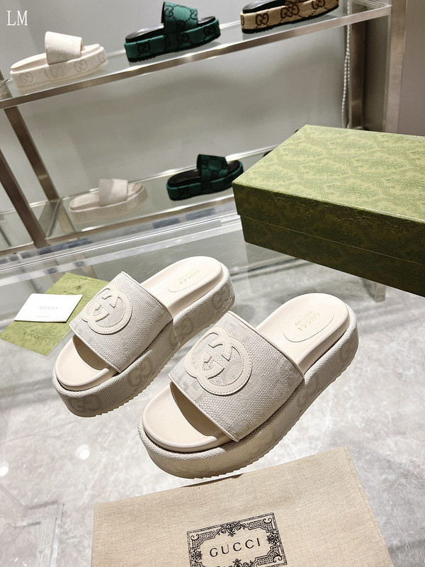 GUC LEATHER SLIDE