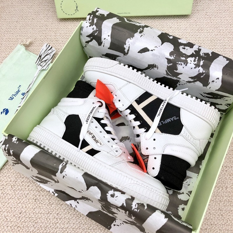 Off-White c/o Virgil Abloh