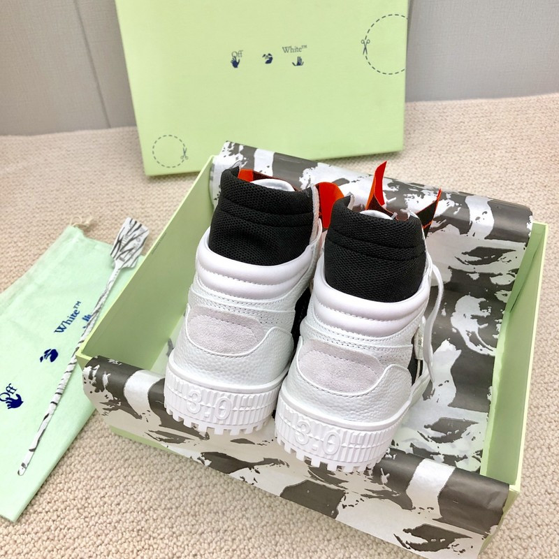 Off-White c/o Virgil Abloh