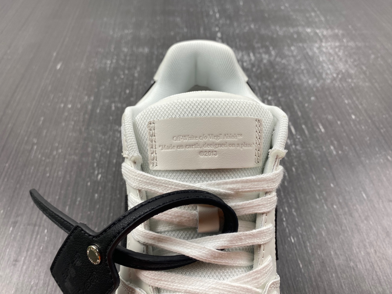 Off-White c/o Virgil Abloh