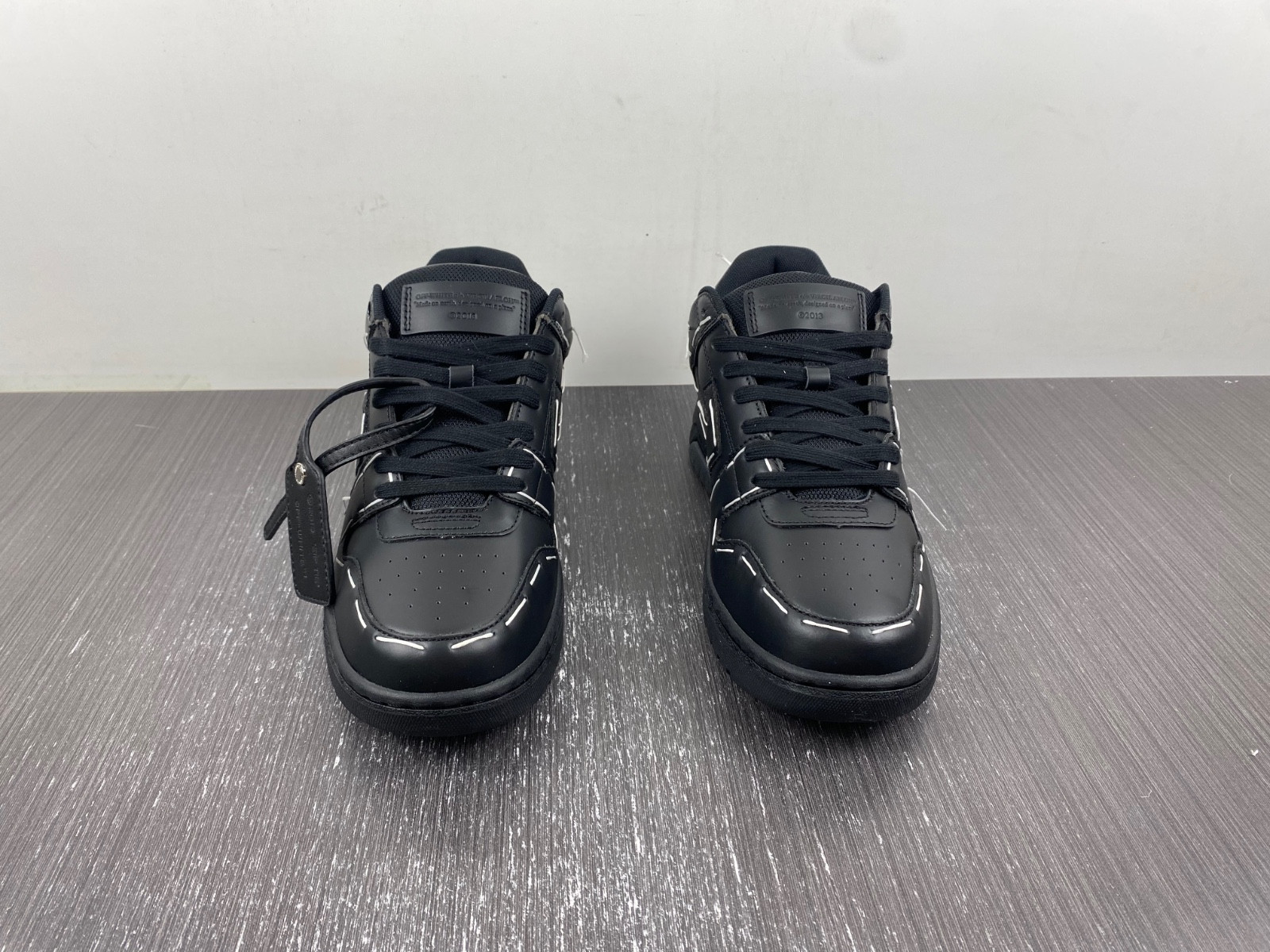 Off-White c/o Virgil Abloh