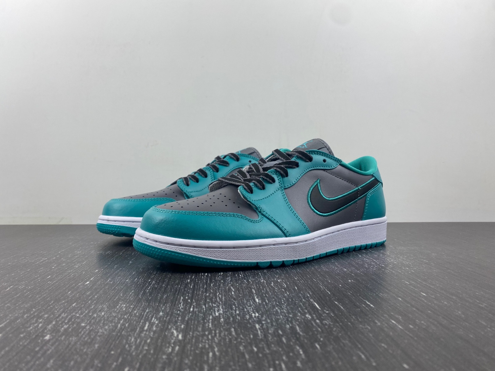 Air Jordan 1 Low Golf 