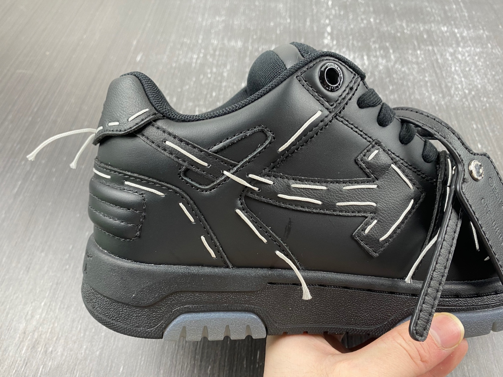 Off-White c/o Virgil Abloh