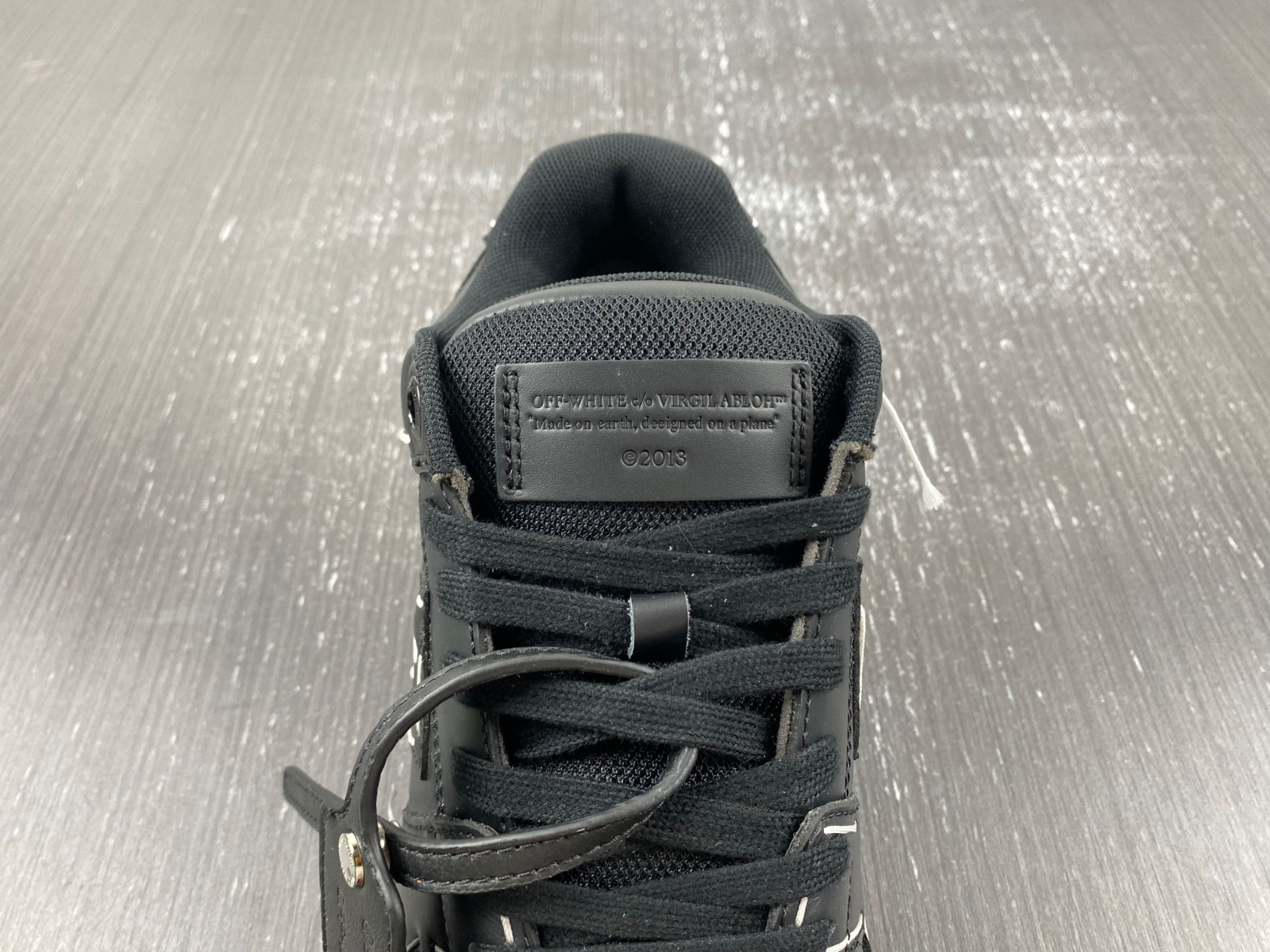 Off-White c/o Virgil Abloh