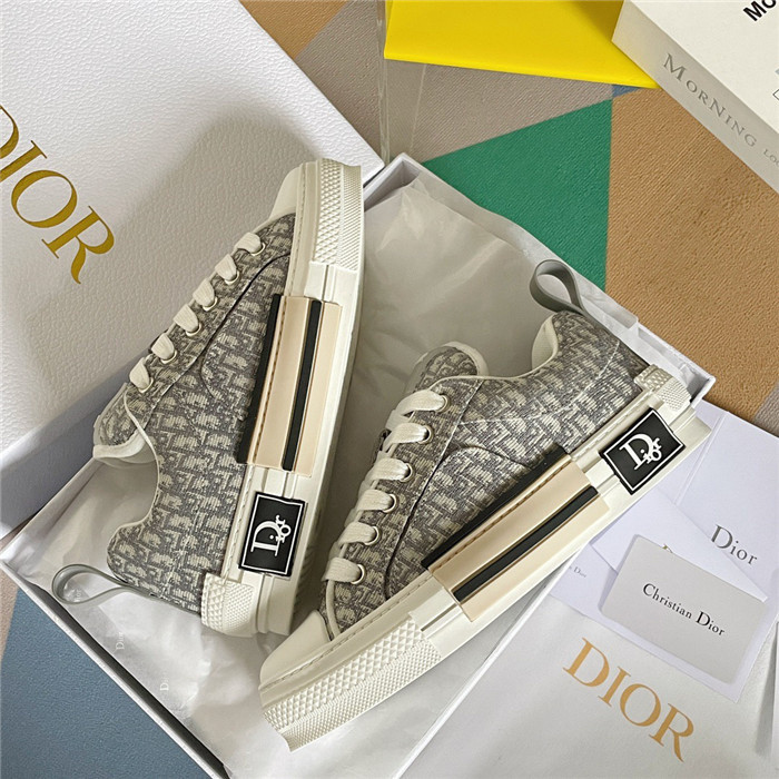 B23 SKATER SNEAKER