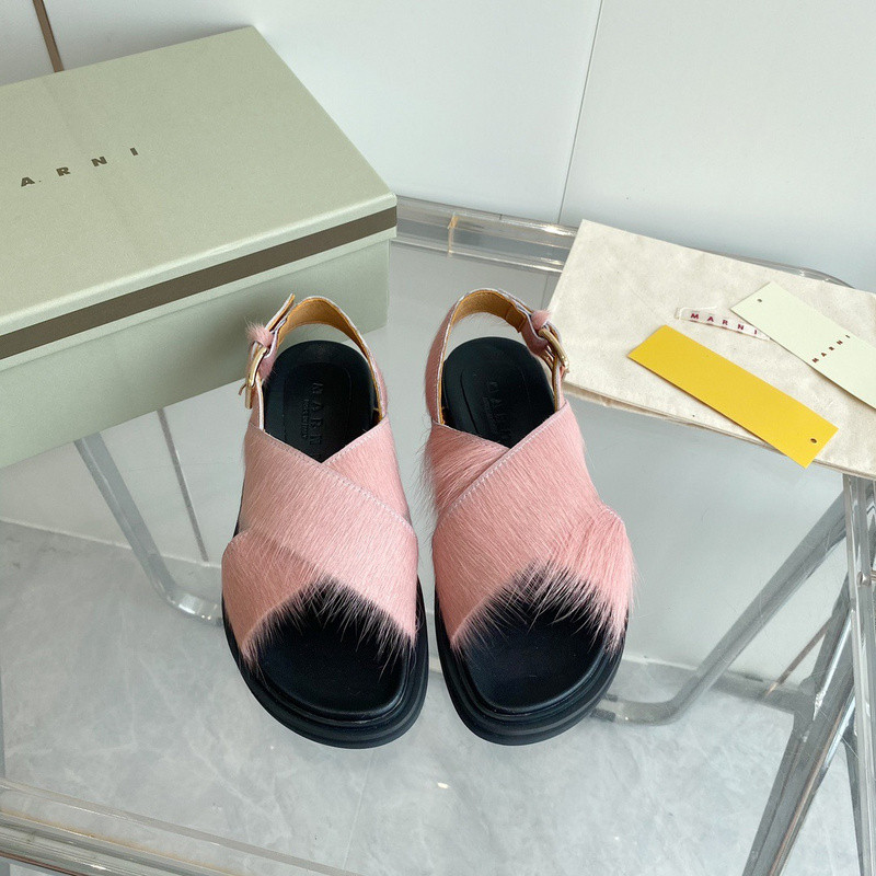 FUCHSIA LONG-HAIR CALFSKIN FUSSBETT