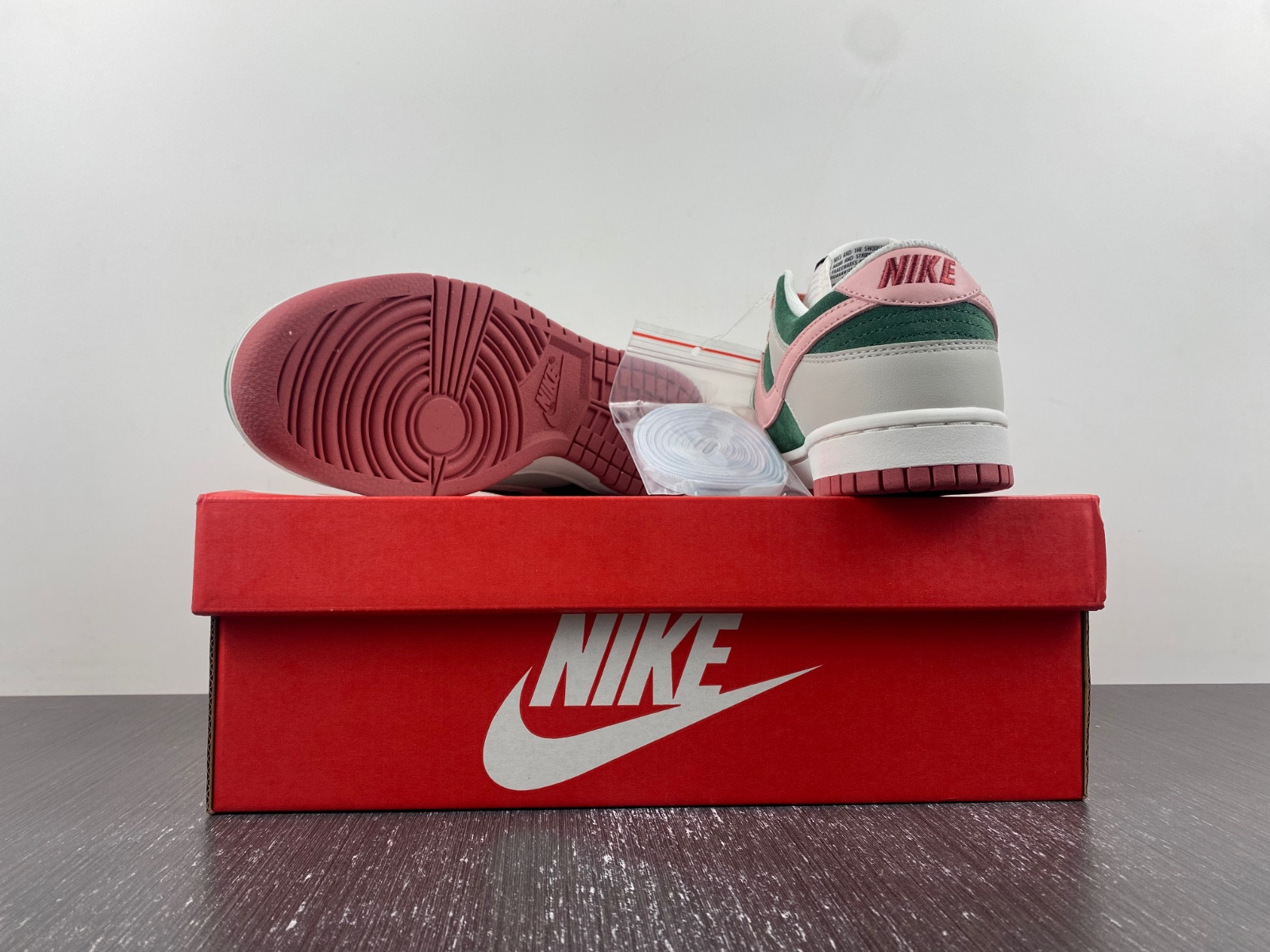 Wmns Dunk Low SE