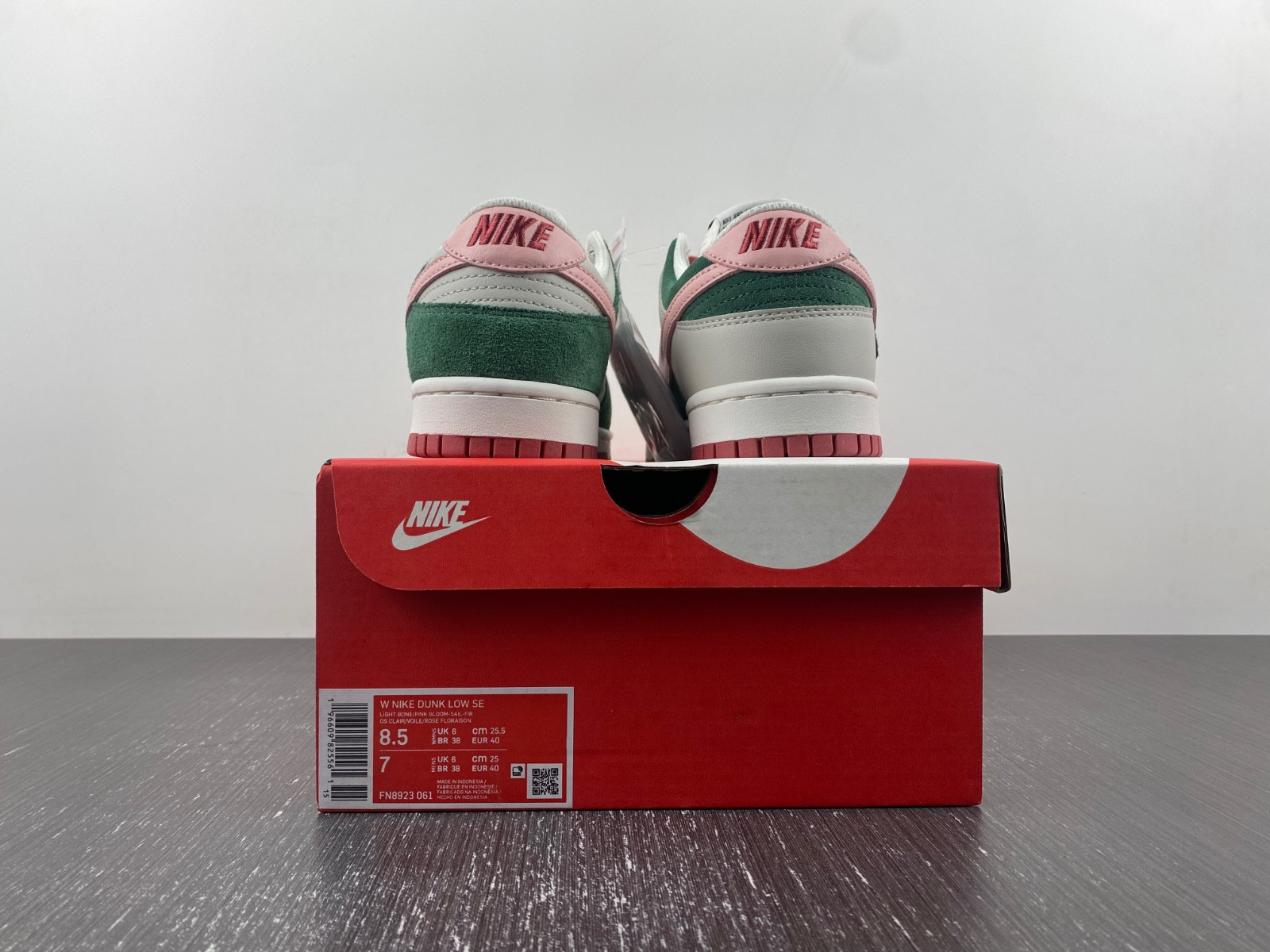 Wmns Dunk Low SE
