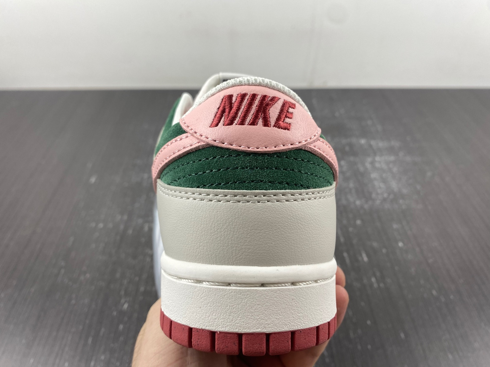 Wmns Dunk Low SE