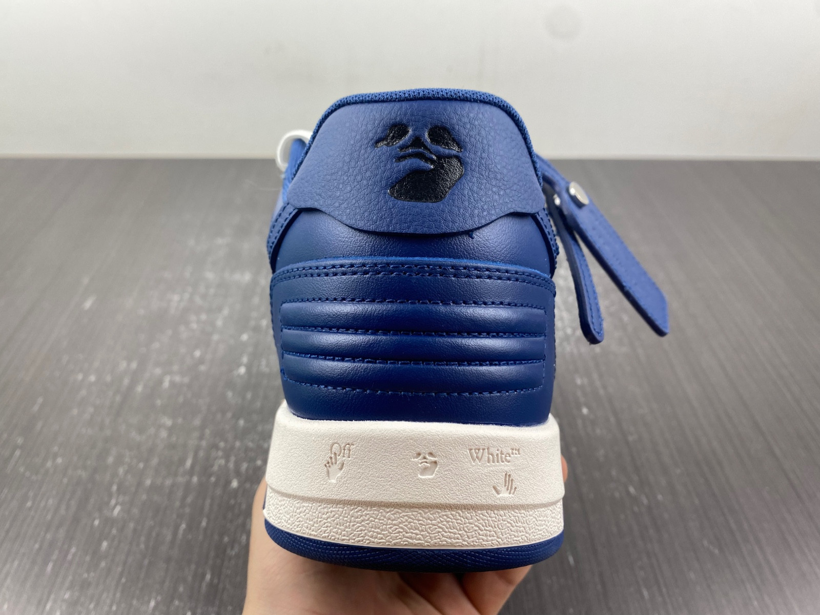 Off-White c/o Virgil Abloh
