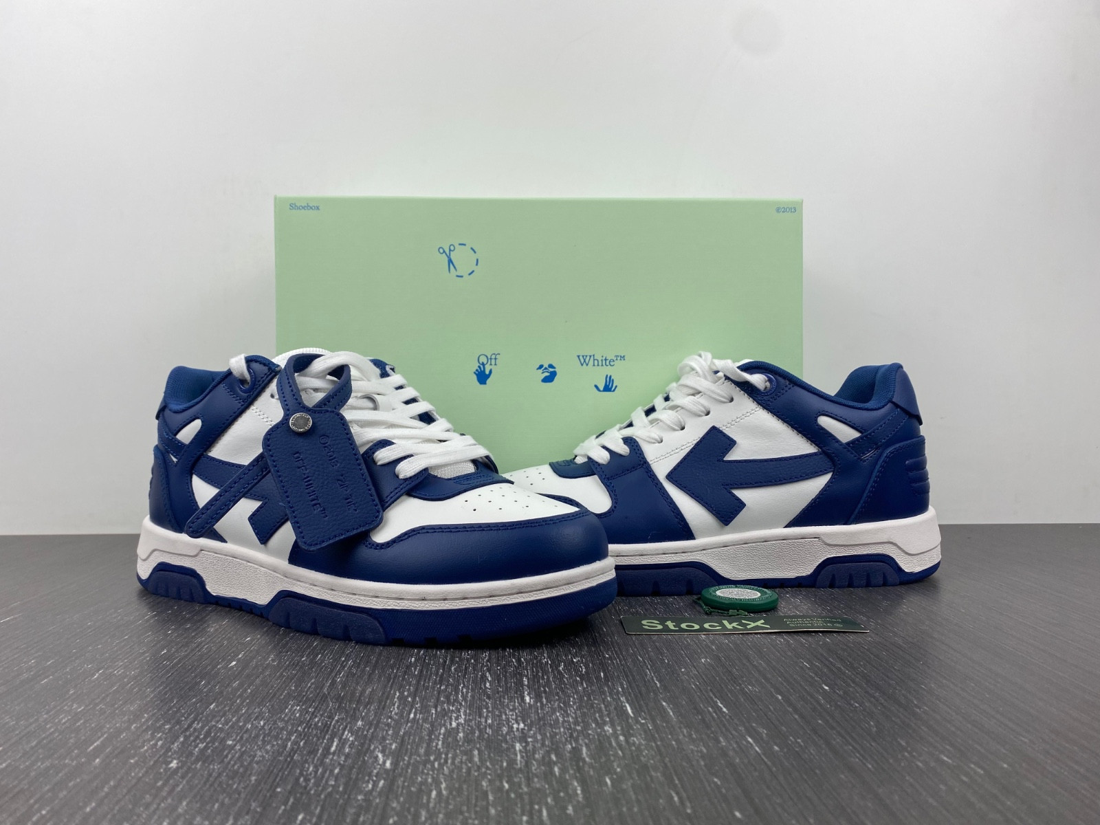 Off-White c/o Virgil Abloh