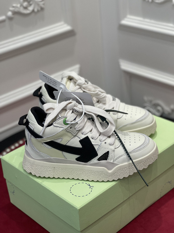 Off-White c/o Virgil Abloh