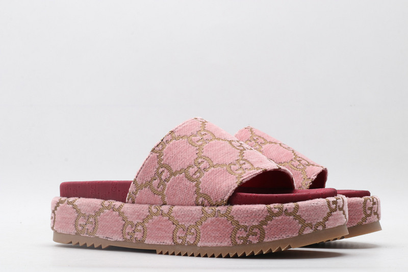 GUC LEATHER SLIDE