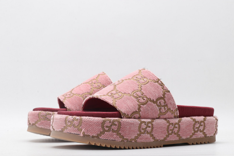 GUC LEATHER SLIDE